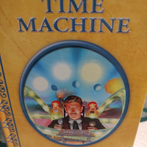 The Time Machine H.G. Wells Modern Publishing 2010 The Treasury of Illustra - Picture 1 of 12